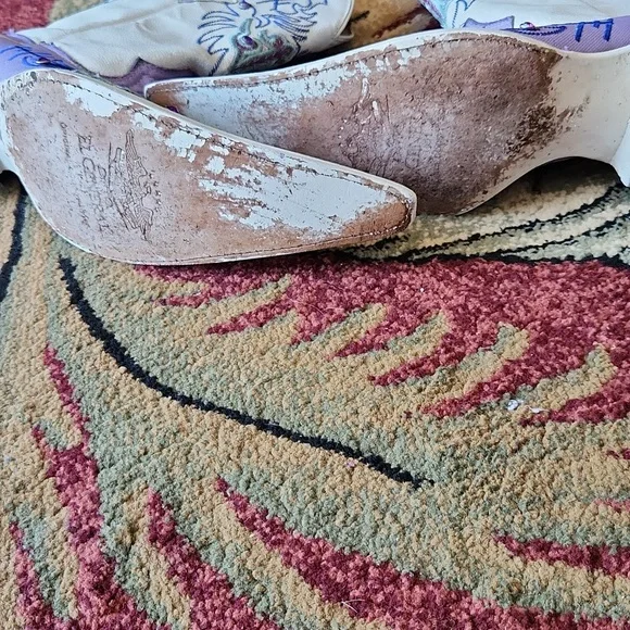 El General White Embroidered Rhinestone Leather Boots - Picture 8 of 9